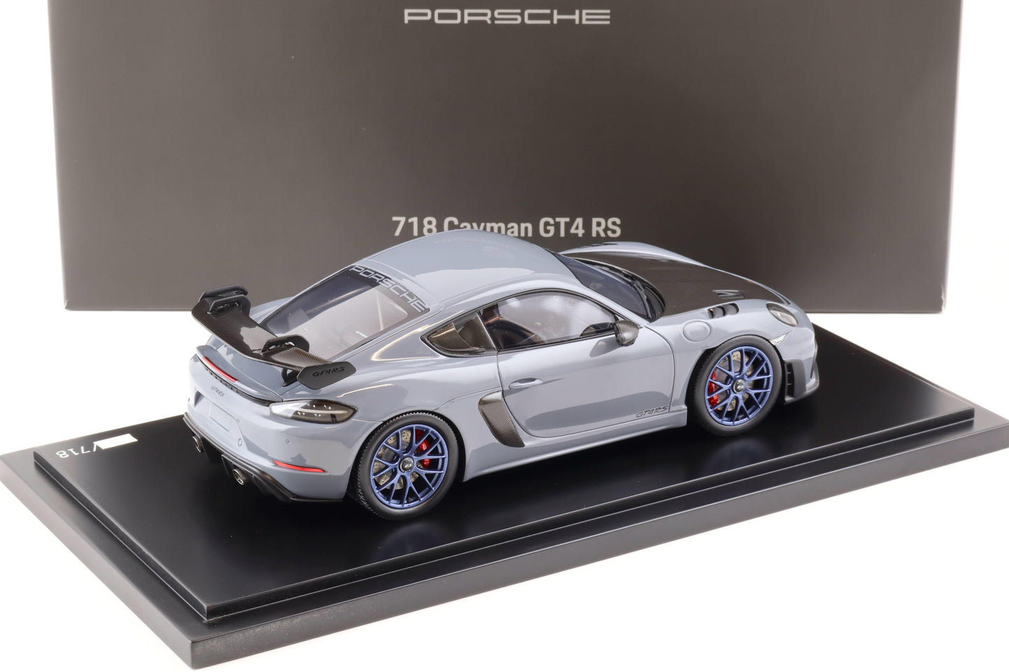 Spark-Model 2024 Porsche 718 Cayman GT4 RS (982) Arctic Grey w/ Indigo Blue Wheels 1:18