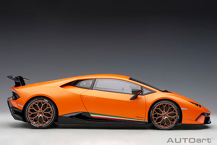 AUTOart Lamborghini Huracan Performante Arancio Anthaeus (Matte Orange) 1:12