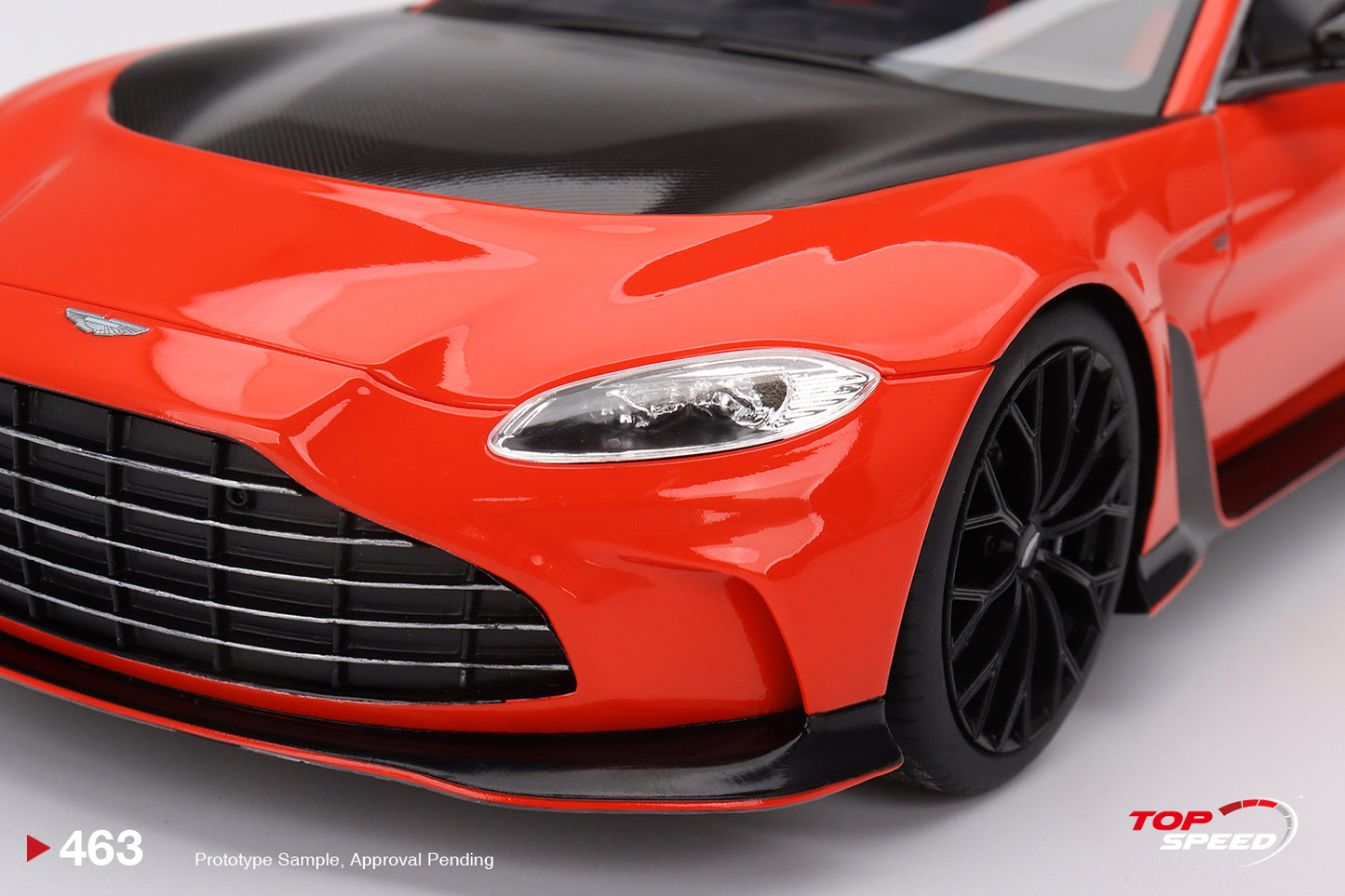 Topspeed 1:18 Aston Martin V12 Vantage  Scorpus Red
