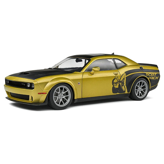 Solido 2023 Dodge Challenger R/T Scat Pack Widebody Streetfighter Goldrush G 1:18