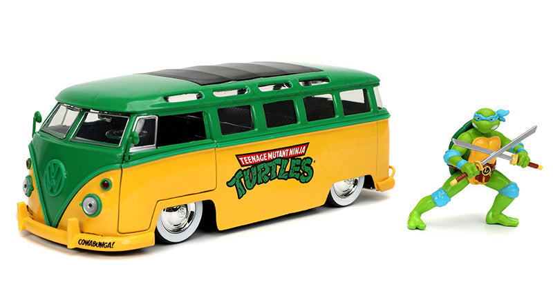 Teenage Mutant Ninja Turtles 1962 Volkswagen Bus with Leonardo Figure 1:24