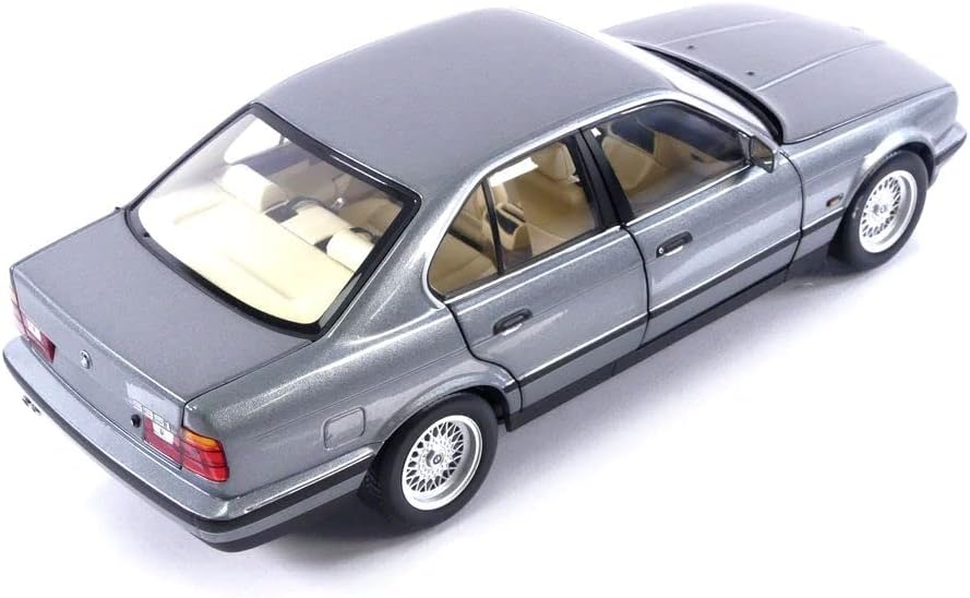 Minichamps 1988 BMW 535i (E34) Sedan Grey Metallic 1:18
