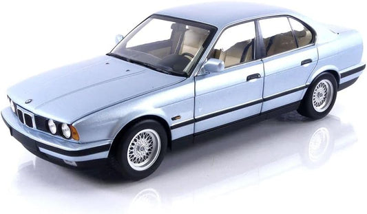 Minichamps 1988 BMW 535i (E34) Sedan Light Blue Metallic 1:18