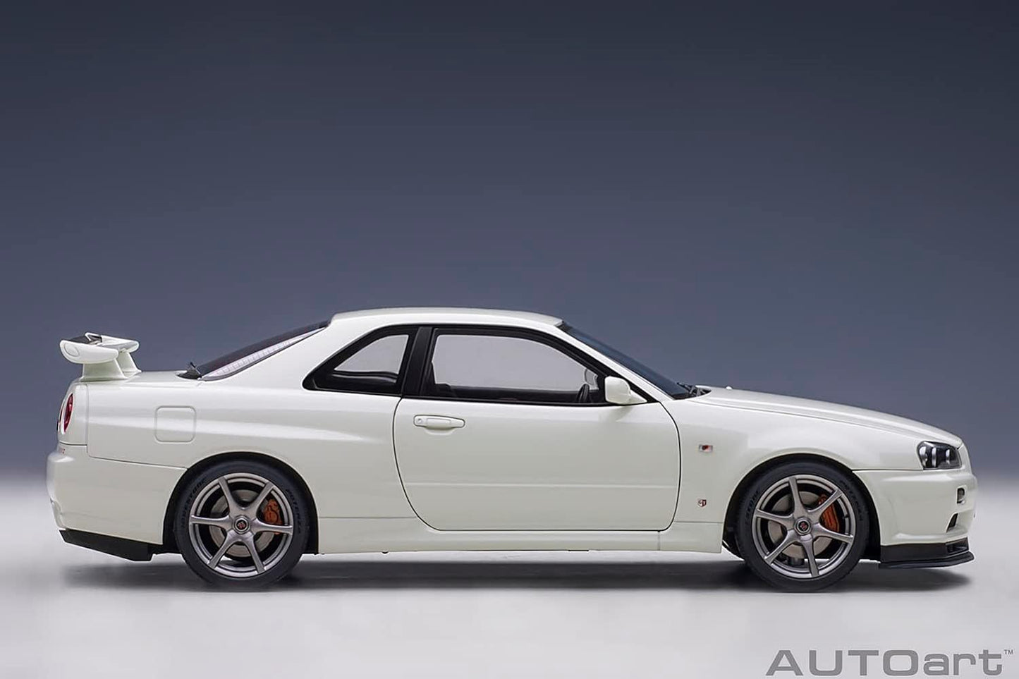 AUTOart 2001 Nissan Skyline GT-R (R34) V-Spec II White Pearl 1:18