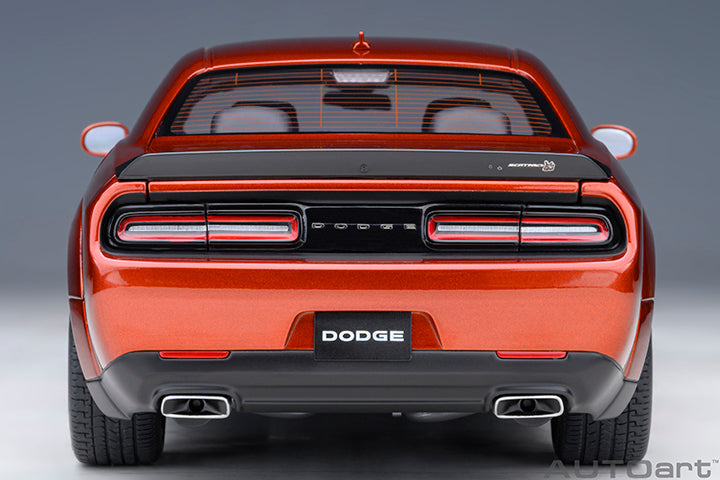 AUTOart 2022 Dodge Challenger R/T Scat Pack Widebody Sinamon Stick 1:18
