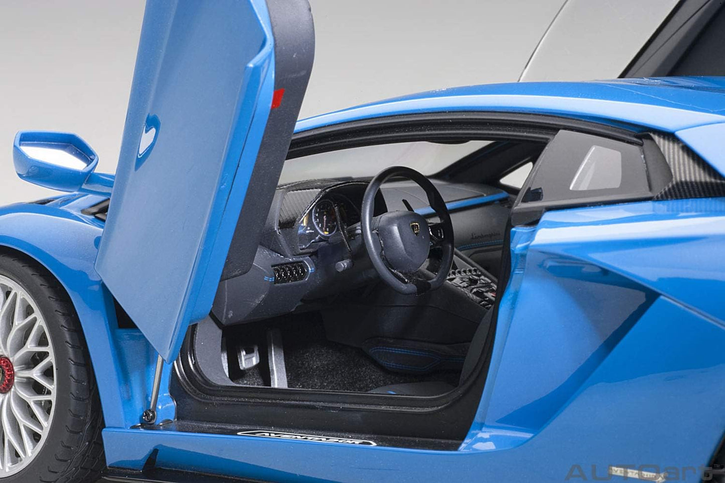 AUTOart 2017 Lamborghini Aventador S Blue Nila 1:18