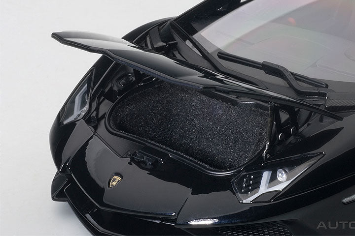 AUTOart 2015 Lamborghini Aventador LP750-4 SV Nero Aldebaran (Gloss Black)  1:18