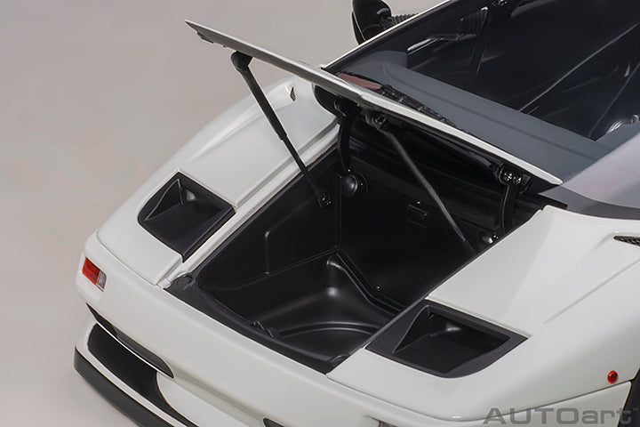 AUTOart Lamborghini Diablo SV-R Impact White 1:18
