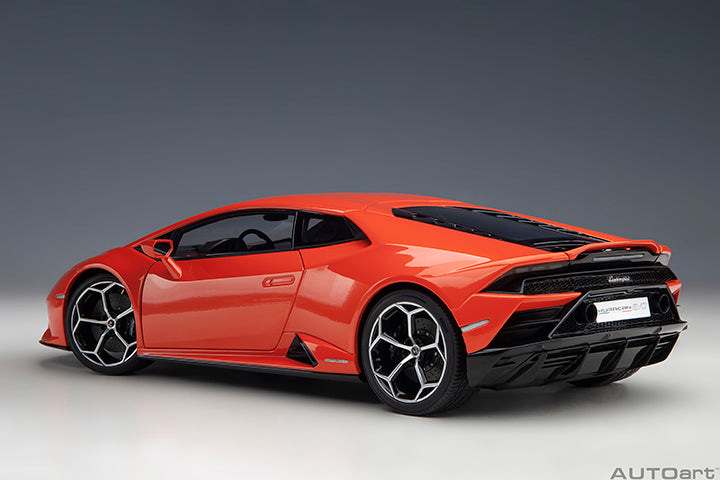 AUTOart 2018 Lamborghini Huracan EVO Arancio Xanto (Golden Orange) 1:18