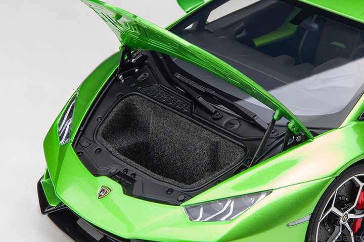 AUTOart 2018 Lamborghini Huracan EVO Verde Selvans (Green Metallic) 1:18