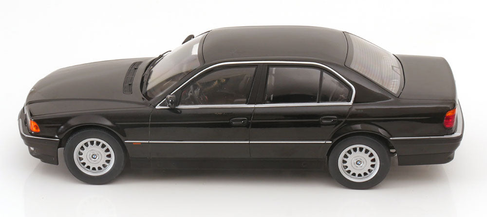 KK-Scale 1994 BMW 740i (e38) Sedan Black Metallic 1:18