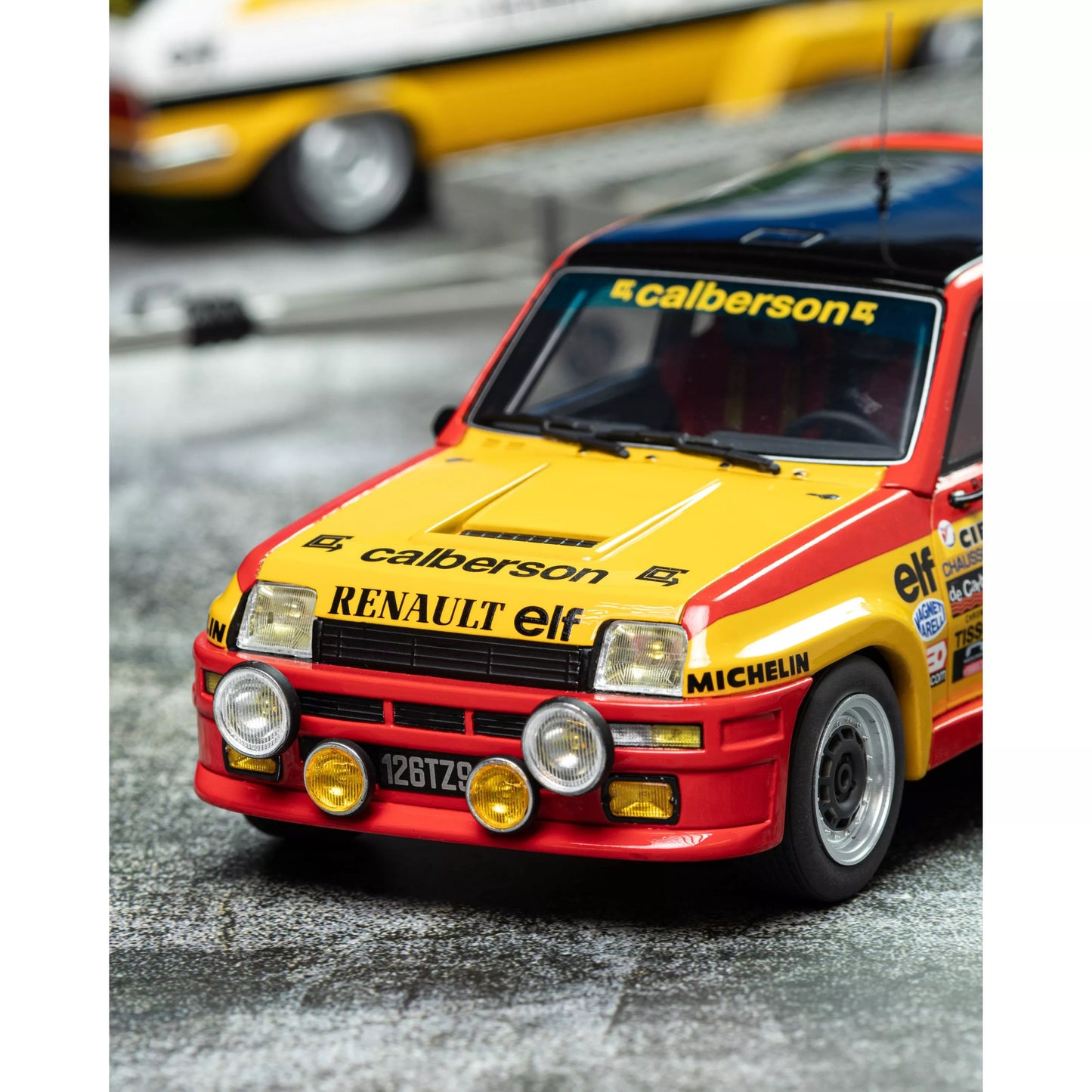 Otto 1979 Renault Rally Set - R30 Team Renault Sport Rally Assistance + Trailer + R5 Turbo Test Car 1:18