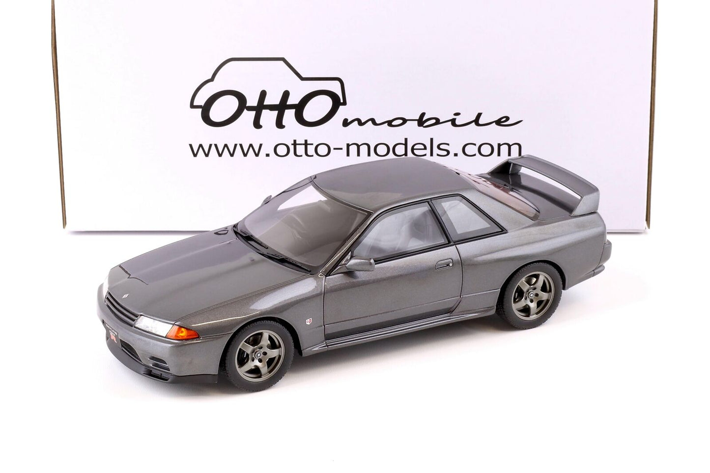 Otto 1993 Nissan Skyline GT-R R32 (BNR32) Grey Metallic 1:18