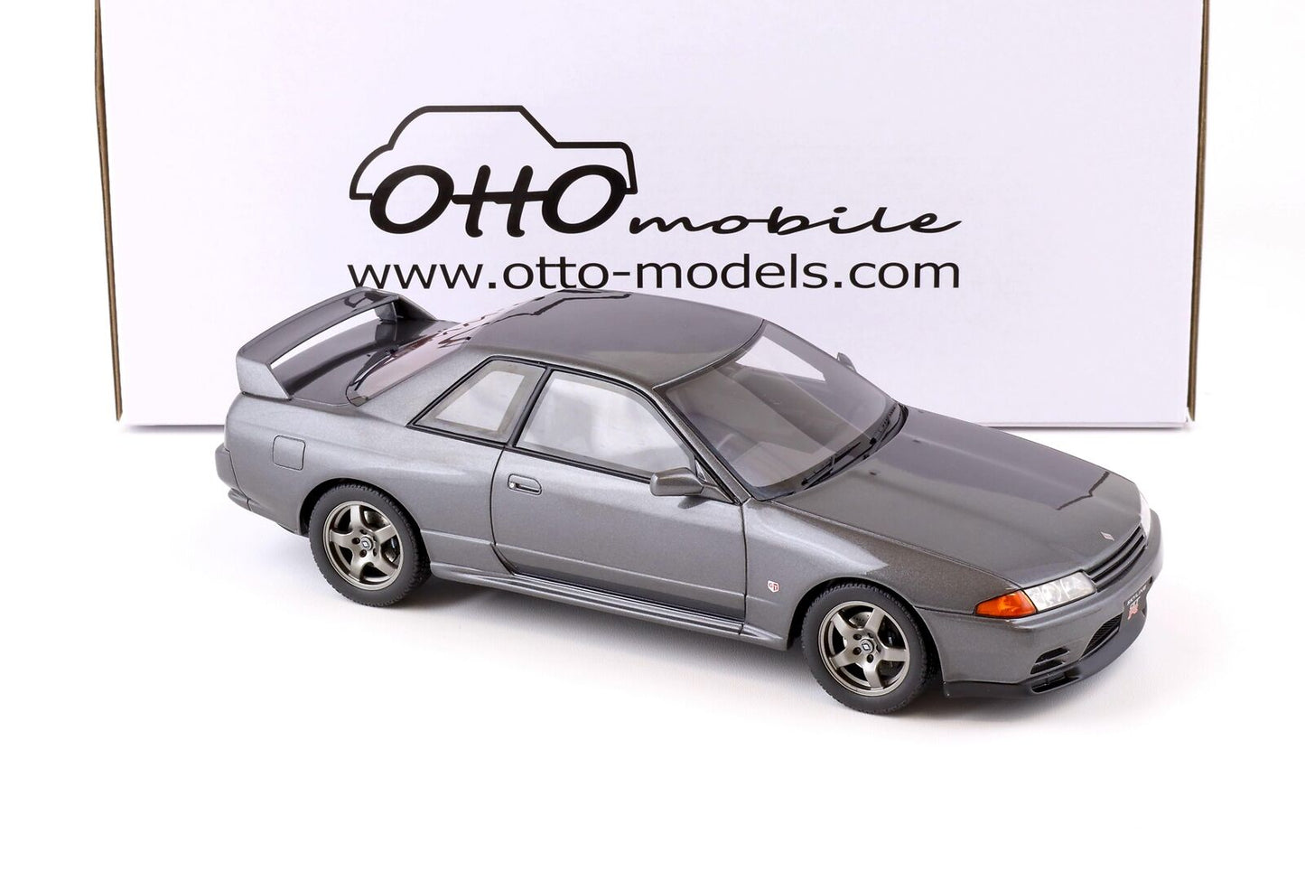 Otto 1993 Nissan Skyline GT-R R32 (BNR32) Grey Metallic 1:18