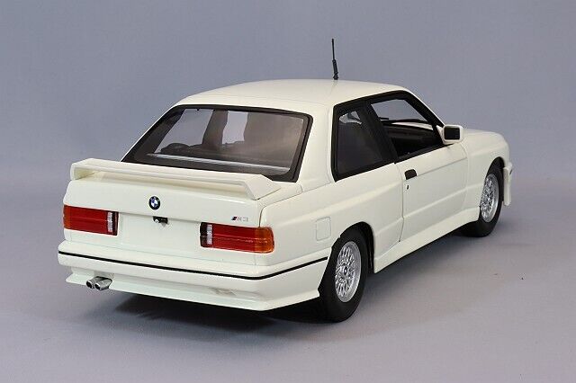Minichamps 1989 BMW M3 (E30) White 1:18