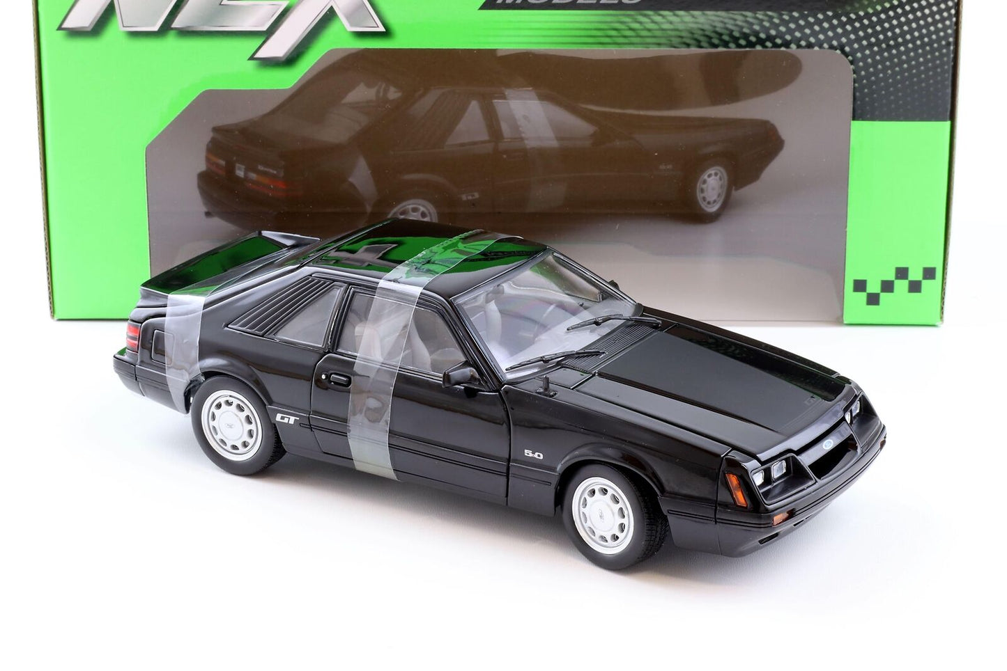 Welly 1986 Ford Mustang GT 5.0 Black 1:18