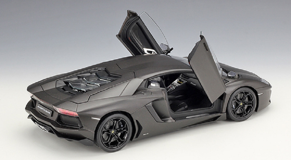 Welly 2011 Lamborghini Aventador LP700-4 Nemesis Matte Black 1:18