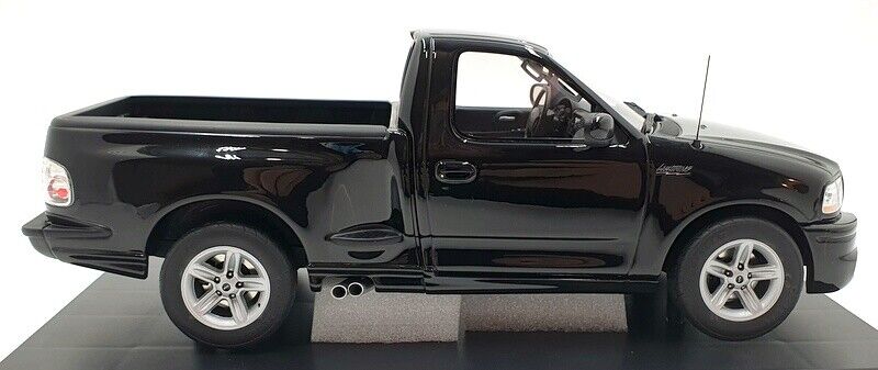 DNA Collectibes 2003 Ford F-150 SVT Lightning Pick up Truck Black 1:18 RESIN