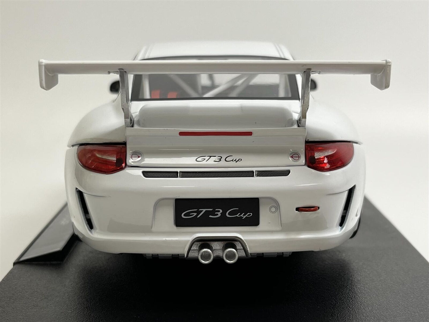 Welly Porsche 911 (997) GT3 Cup Car Street Version White 1:18