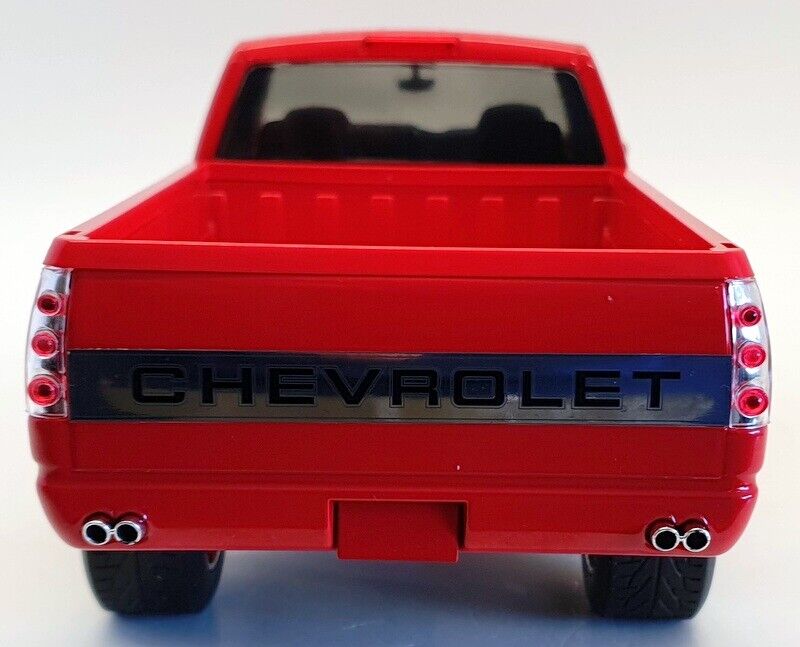 Greenlight Artisan 1997 Chevy Silverado Crew Cab 3500 Pickup Victory Red 1:18