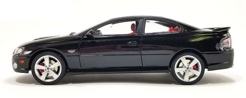GMP 2006 Pontiac GTO 6.0 Coupe Black 1:18