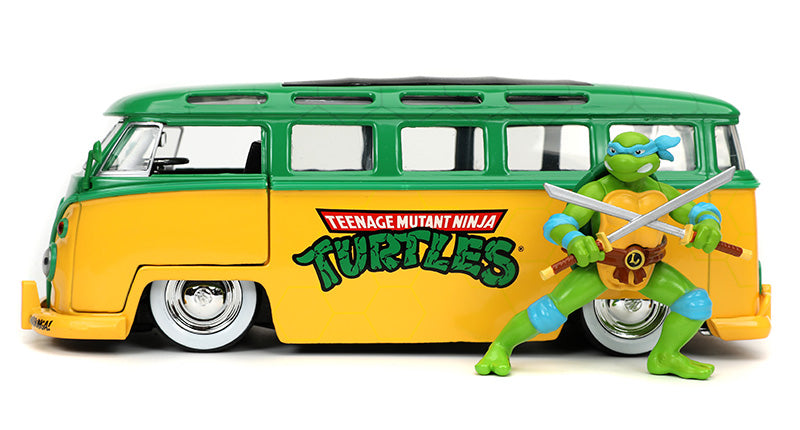 Teenage Mutant Ninja Turtles 1962 Volkswagen Bus with Leonardo Figure 1:24