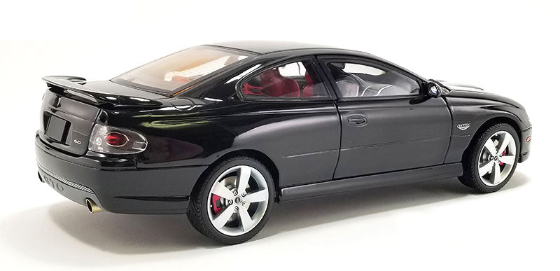GMP 2006 Pontiac GTO 6.0 Coupe Black 1:18